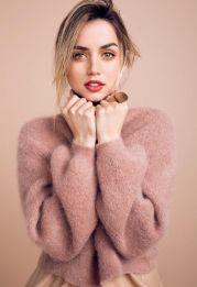 ana-de-armas-in-vogue-magazine-russia-october-2017_4